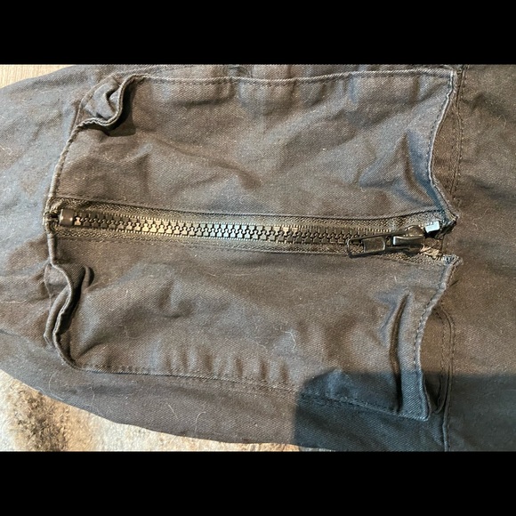 Zipper Closure Black Cargo Pants - Picture 3 of 5